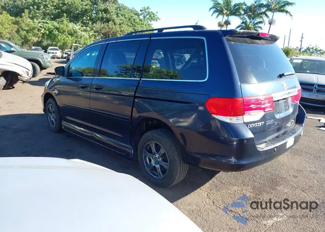 2008 Honda Odyssey Touring z USA, uszkodzony, nr VIN 5FNRL38818B021382